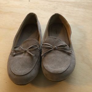Women’s Size 7 slip on flats